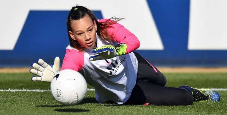 Chilena Christiane Endler es elegida como la mejor portera del mundo en 2021