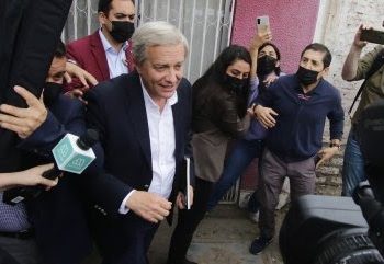 Senador Latorre llama a candidato presidencial de la ultraderecha José Antonio Kast a no copiar el modelo Bolsonaro