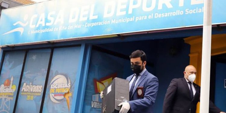 Por investigación sobre presunto fraude al fisco de administración municipal anterior PDI incauta computadores de la Casa del Deporte de Viña del Mar