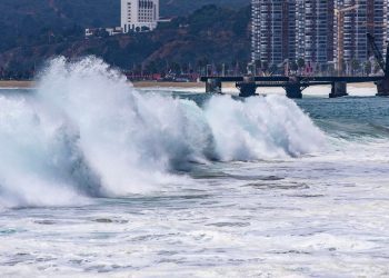 Emiten alerta de marejadas para las costas del país a contar de este jueves