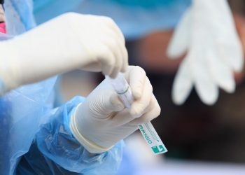 Detectan primer caso de variante Ómicron en Chile y es de la Región de Valparaíso