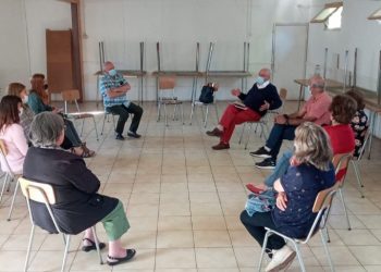 Viña del Mar: vecinos de Reñaca Alto proponen a convencional Agustín Squella alternativas para difundir trabajo de la Convención