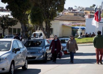 Trabajadores de los cementerios municipales de Valparaíso alcanzan mejoras laborales