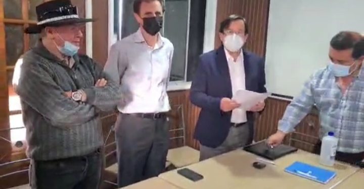 Pescadores de Quintero y ENAP llegan a acuerdo y se termina toma en la bahía