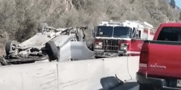 Volcamiento de vehículo en la ruta Las Palmas de Viña del Mar deja una persona fallecida