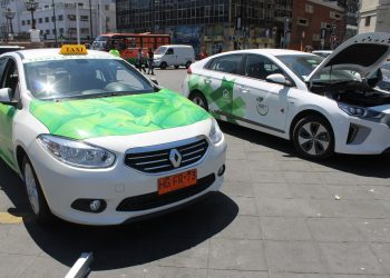 Instan a conductores de taxis y colectivos del Gran Valparaíso a sumarse a la Electromovilidad