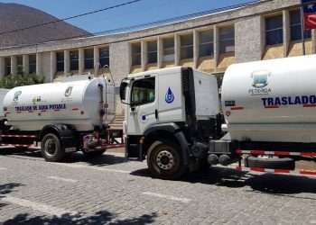 En Petorca reciben los primeros camiones aljibes financiados por el Gobierno Regional para ir en apoyo ante crisis hídrica