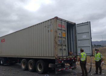 Hallan a 10 inmigrantes ilegales en el interior de contenedor de carga en la Ruta 5 Norte