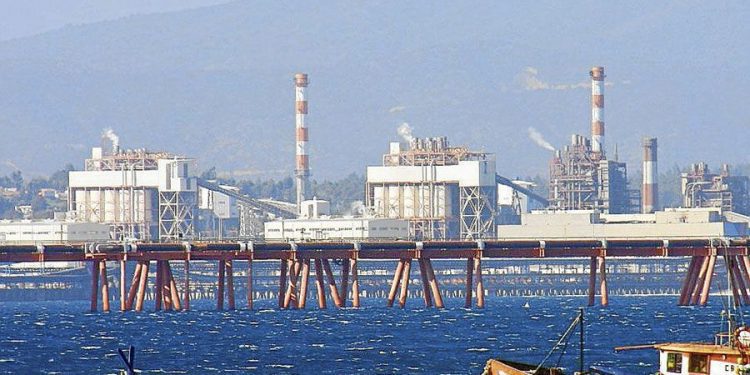 Convenio entre la Universidad de Chile y Municipalidad de Quintero permitirá conocer en profundidad la química atmosférica de la bahía