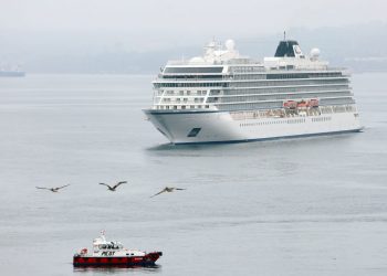 Primer crucero de la temporada atraca en Valparaíso e industria mira la reactivación pese a nueva variante del COVID-19