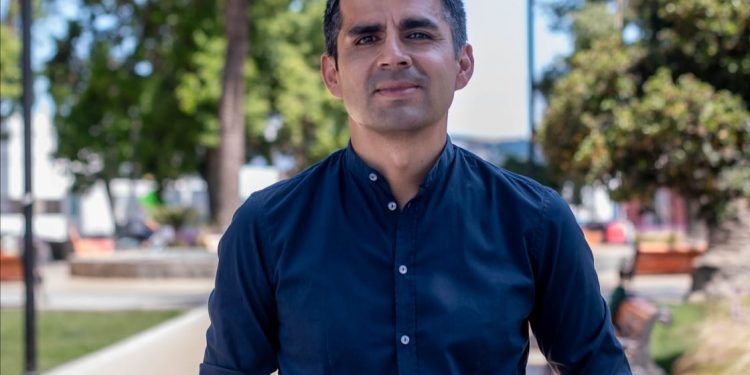 Francisco Riquelme, alcalde de Casablanca: “Los fuegos artificiales no significan ninguna ventaja para la economía local y generan más daños que beneficios”