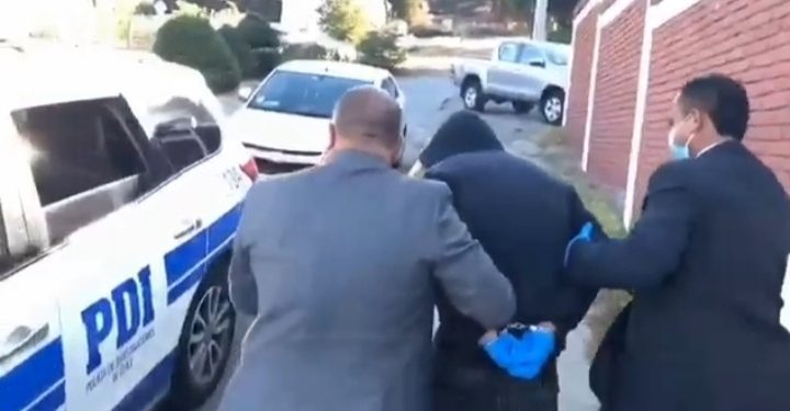 Joven de 21 años fue detenido por homicidio de mujer apuñalada en Papudo