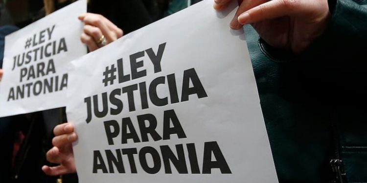 Senadora Allende condena los casos de violencia hacia la mujer conocidos en la región y remarca que «seguimos avanzando en la Ley Antonia”