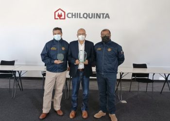 Distribuidora de energía es reconocida por Bomberos de Valparaíso por su contribución a la institución