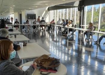 Exención de pago de patentes es parte de las medidas de apoyo que entregará la Municipalidad de Viña del Mar a comerciantes por incendio en calle San Antonio