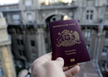 Pasaportes emitidos en Chile tendrán rebaja del 20%