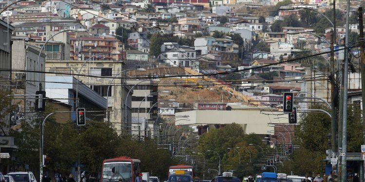 Pandemia: Valparaíso, Viña del Mar  y Concón retroceden a «Preparación» en la región
