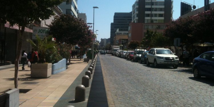 Viña del Mar: reportan lanzamiento de fuegos artificiales en el centro por cortejo fúnebre