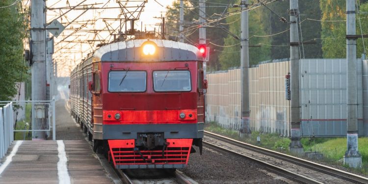 Avanza proyecto de tren eléctrico que funciona con pilas de hidrógeno verde