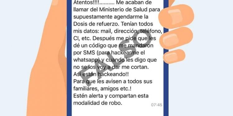 Minsal alerta por estafa vía WhatsApp: “No estamos agendando la dosis de refuerzo por ese medio”