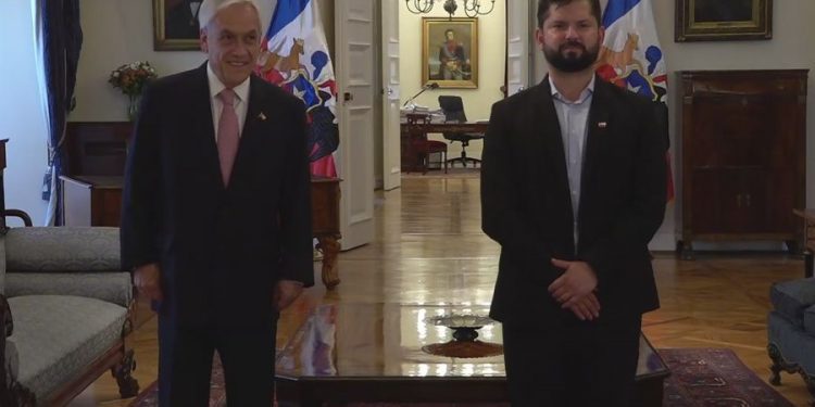 Cadem: expectativas sobre Gobierno de Gabriel Boric suben y aprobación de Sebastián Piñera vuelve a caer