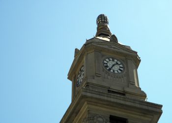 Se busca experto que haga sonar de nuevo campanas del icónico Reloj Turri de Valparaíso