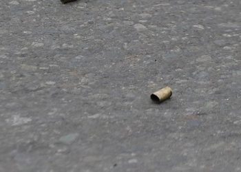 Valparaíso: joven de 22 años queda herido tras recibir un disparo en su brazo desde un automóvil en calle Blanco