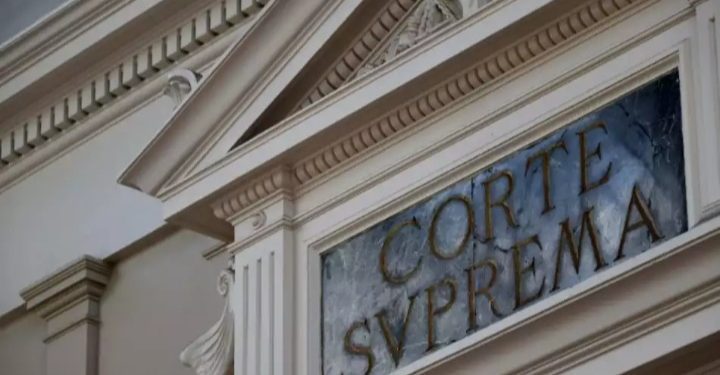 Portazo para los antivacunas: Poder Judicial impedirá ingreso a tribunales a quienes no tengan pase de movilidad