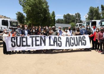 Para enfrentar la crisis hídrica Gobierno Regional de Valparaíso entregó ocho camiones aljibe a municipios de la provincia de San Felipe