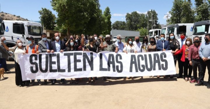 Para enfrentar la crisis hídrica Gobierno Regional de Valparaíso entregó ocho camiones aljibe a municipios de la provincia de San Felipe