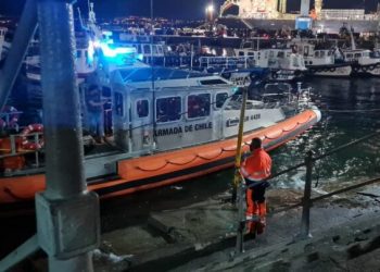 Hombre muere tras ingresar al mar aparentemente en estado de ebriedad