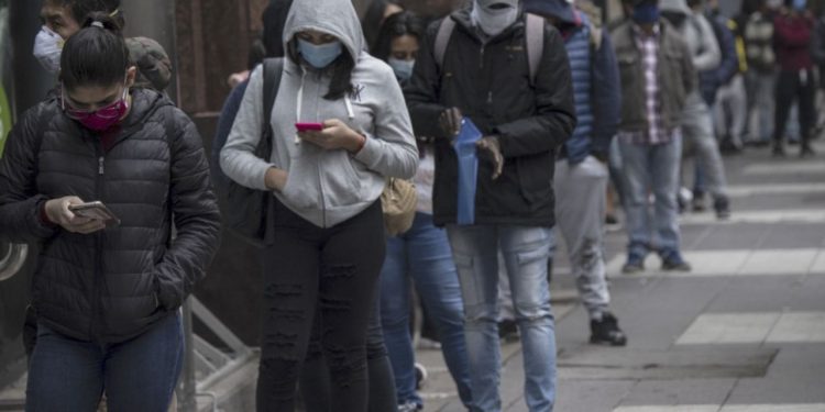 Nueva alza de casos de COVID-19 reportó el Minsal en la Región de Valparaíso: hubo seis fallecidos en las últimas 24 horas