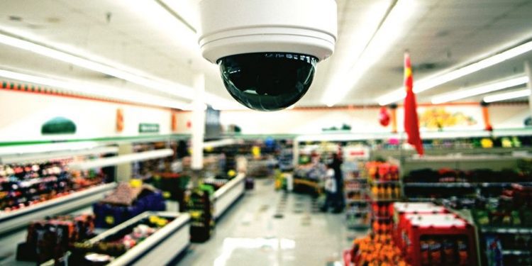 Delincuencia desatada en Curauma: turba de ladrones ingresa a Lider Express y provoca pánico en el sector