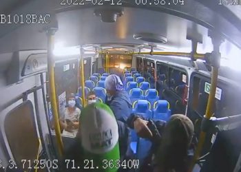 Microbuseros denuncian ataques a líneas viñamarinas y porteñas con ametralladoras: aseguran “no dar más con este infierno”