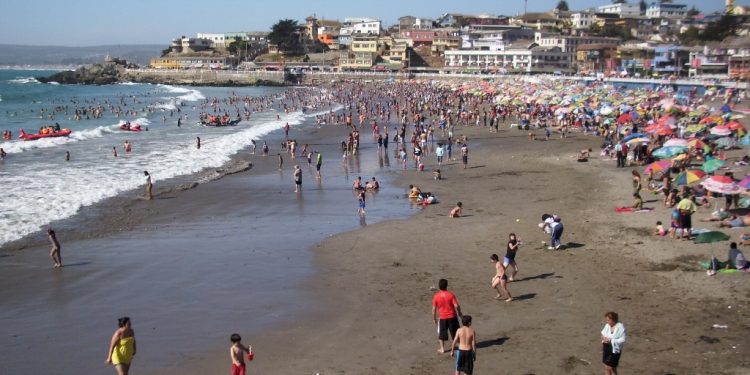 Cartagena: comerciantes expusieron ante Carabineros problemas de seguridad en el borde costero