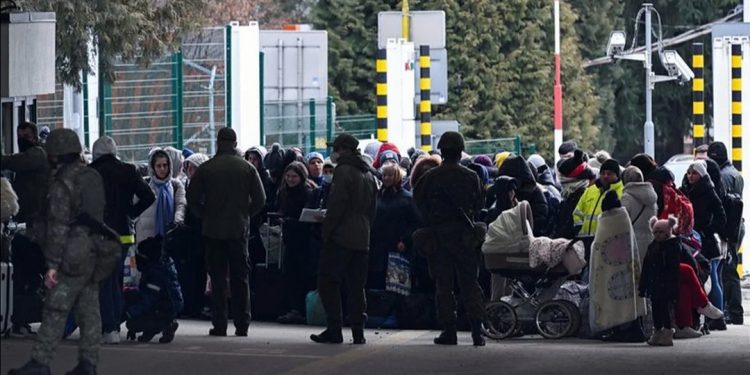 Habilitan centros de refugio en Polonia para chilenos que escapen de Ucrania