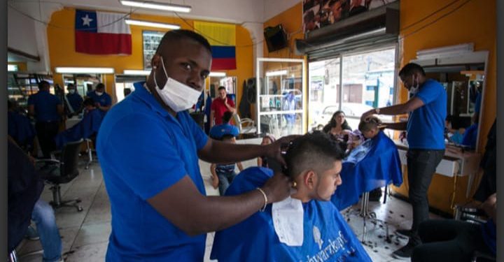 Fuerza laboral extranjera superó el millón de personas en Chile según datos del INE