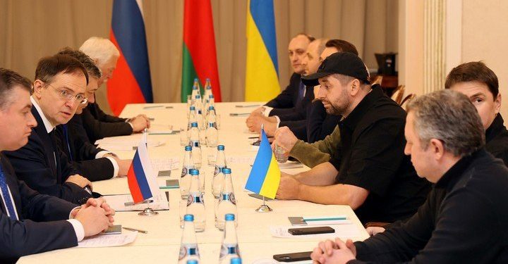 Rusia y Ucrania negocian: Gobierno de Zelenski busca el alto al fuego