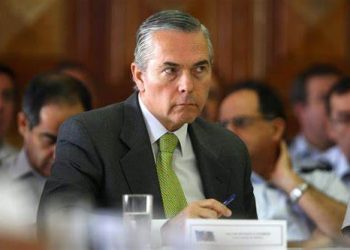 Milicogate: general (r) Izurieta es sometido a proceso y ordenan su prisión preventiva