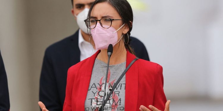 Ministra Vallejo reiteró rechazo del Gobierno al quinto retiro de fondos de AFP