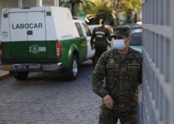 Sujetos burlan seguridad y roban 50 armas desde recinto del Ejército