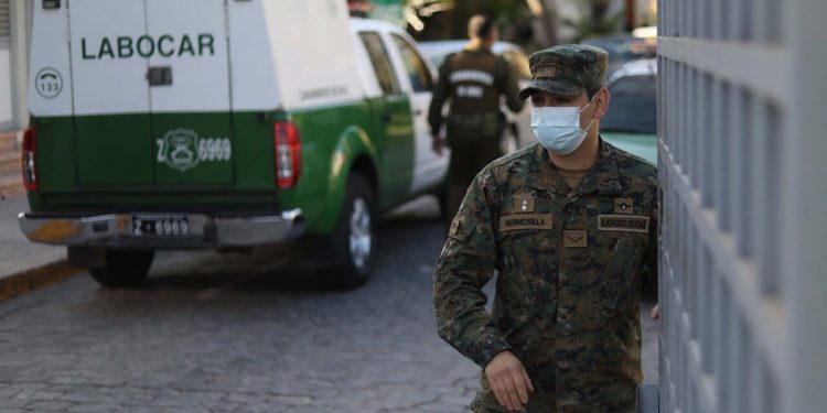 Sujetos burlan seguridad y roban 50 armas desde recinto del Ejército