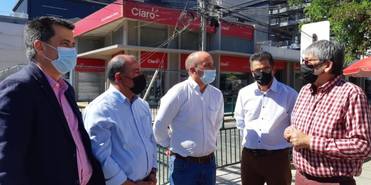 Diputados anuncian medidas para combatir congestión vehicular y critican exclusión de microbuseros de las mesas de trabajo