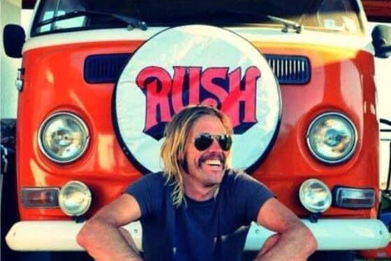 El rock está de duelo: el baterista de Foo Fighters es encontrado muerto en un hotel de Bogotá