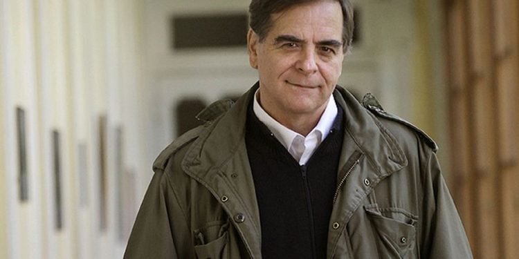 Sacerdote Felipe Berríos es convocado por el Gobierno de Boric como coordinador nacional de campamentos