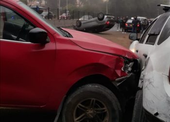 Colisión múltiple en Santos Ossa involucra a cinco vehículos