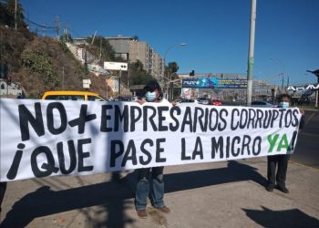 En plena avenida España de Valparaíso se lanzó campaña #QuePaselaMicro