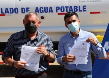 Emergencia hídrica: Casablanca recibe dos camiones aljibe para consumo humano