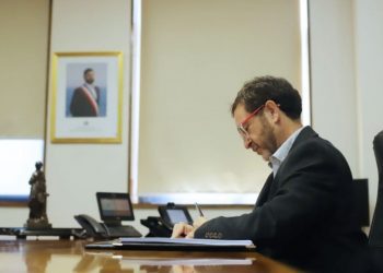 Ministros de Obras Públicas y Medio Ambiente valoran promulgación del Código de Aguas