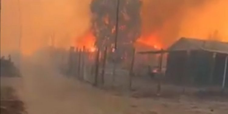 15 viviendas afectadas deja incendio en Las Docas de Valparaíso